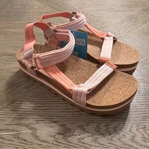 REEF Cushion Rem Hi Womens Platform Sandal Adjustable Strap Coral Duo Size 8 NEW